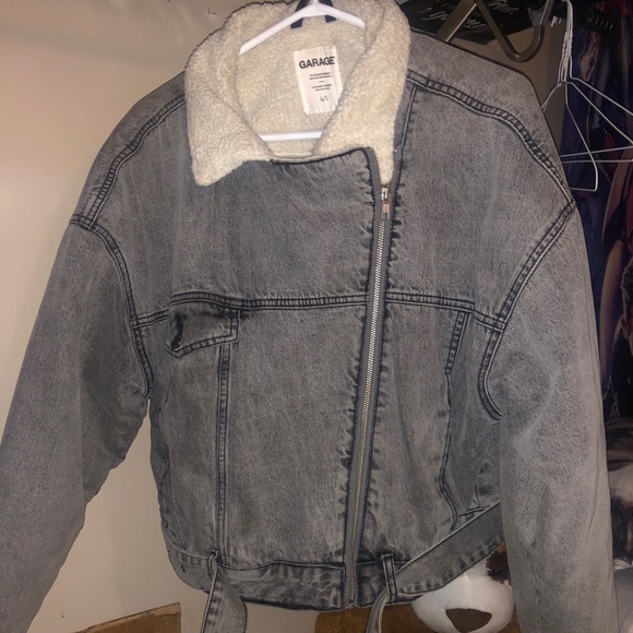 Jean jacket - Picture 1 of 3